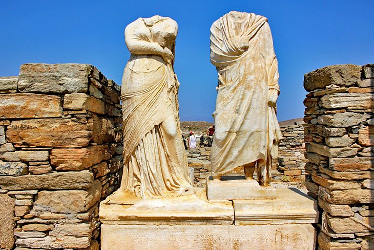 greece-delos-top-attractions-house-of-cleopatra